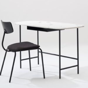 Pippi dining chair environment with desk 20079
