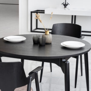 Woodpecker table set in black